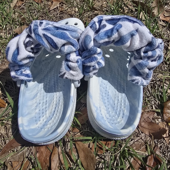 Crocs white & blue swirl - Picture 3 of 4